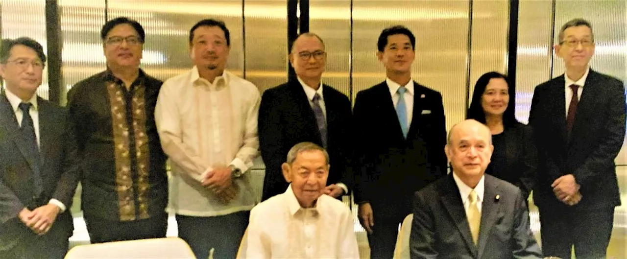 Japan's State Minister for Foreign Affairs meets Filipino Nikkei-jin