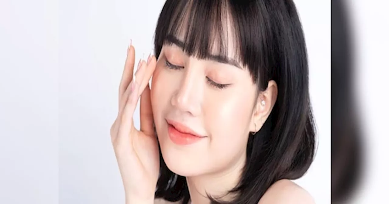 Korean Glass Skin Tips: अगर आप भी कोरियाई त्वचा की रखती हैं चाहत, तो रात के स्किन केयर रूटीन में फालो करें ये टिप्स!