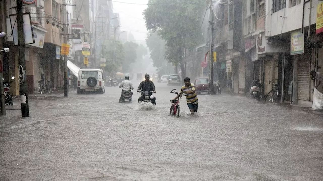 Weather Today: डीप डिप्रेशन के असर से कई राज्यों में भारी बारिश का अलर्ट, जानें अपने शहर का मौसम