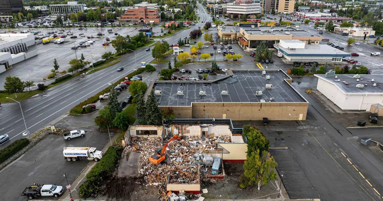 Bank to replace former Denny’s demolished in Midtown Anchorage