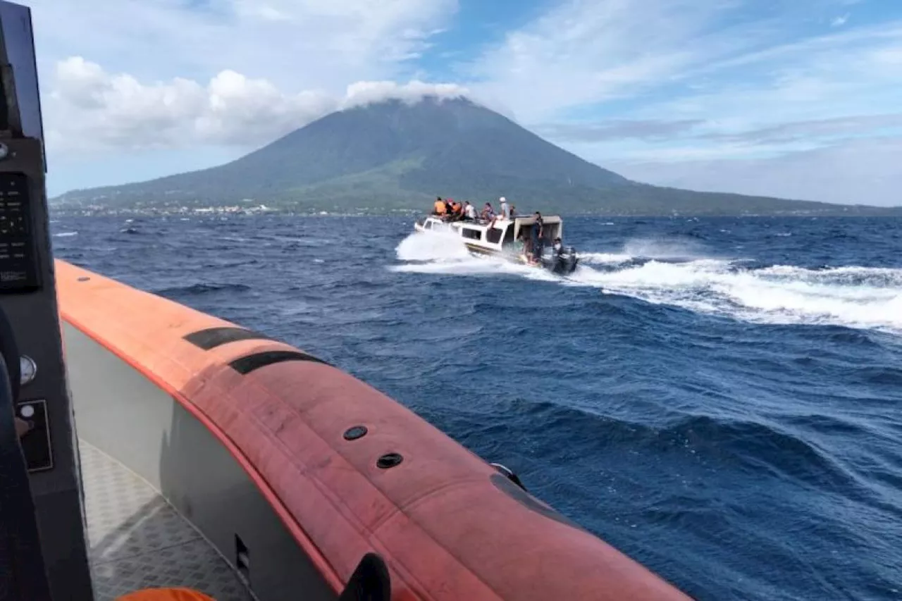 Tim SAR Ternate selamatkan 23 penumpang speedboat di perairan Jailolo