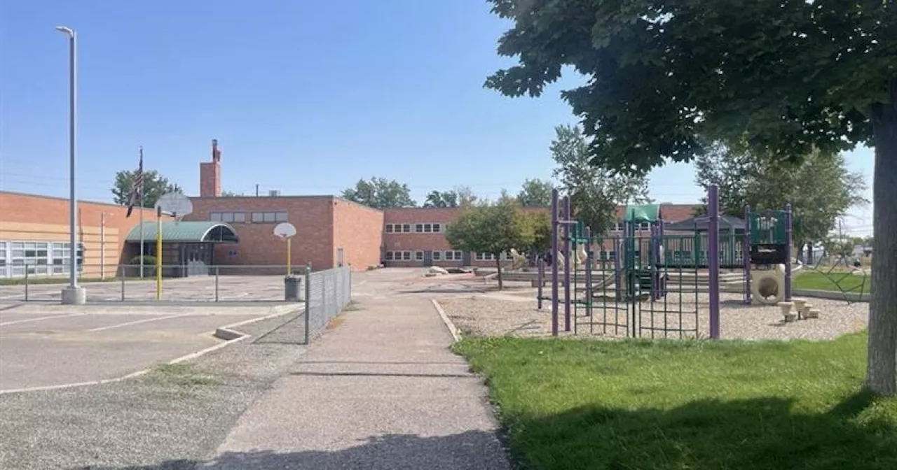 City of Denver considers using vacant school to shelter newly arrived immigrants