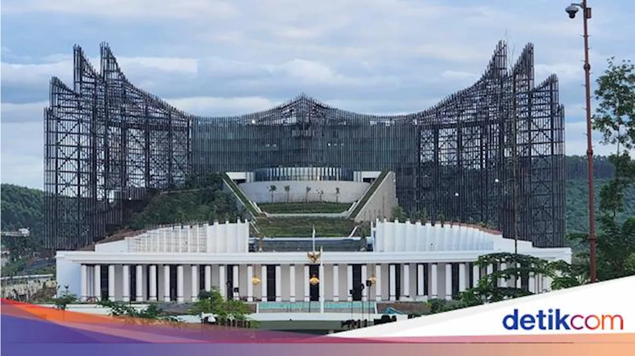 Before After Patung Istana Garuda IKN yang Mulai Menghijau