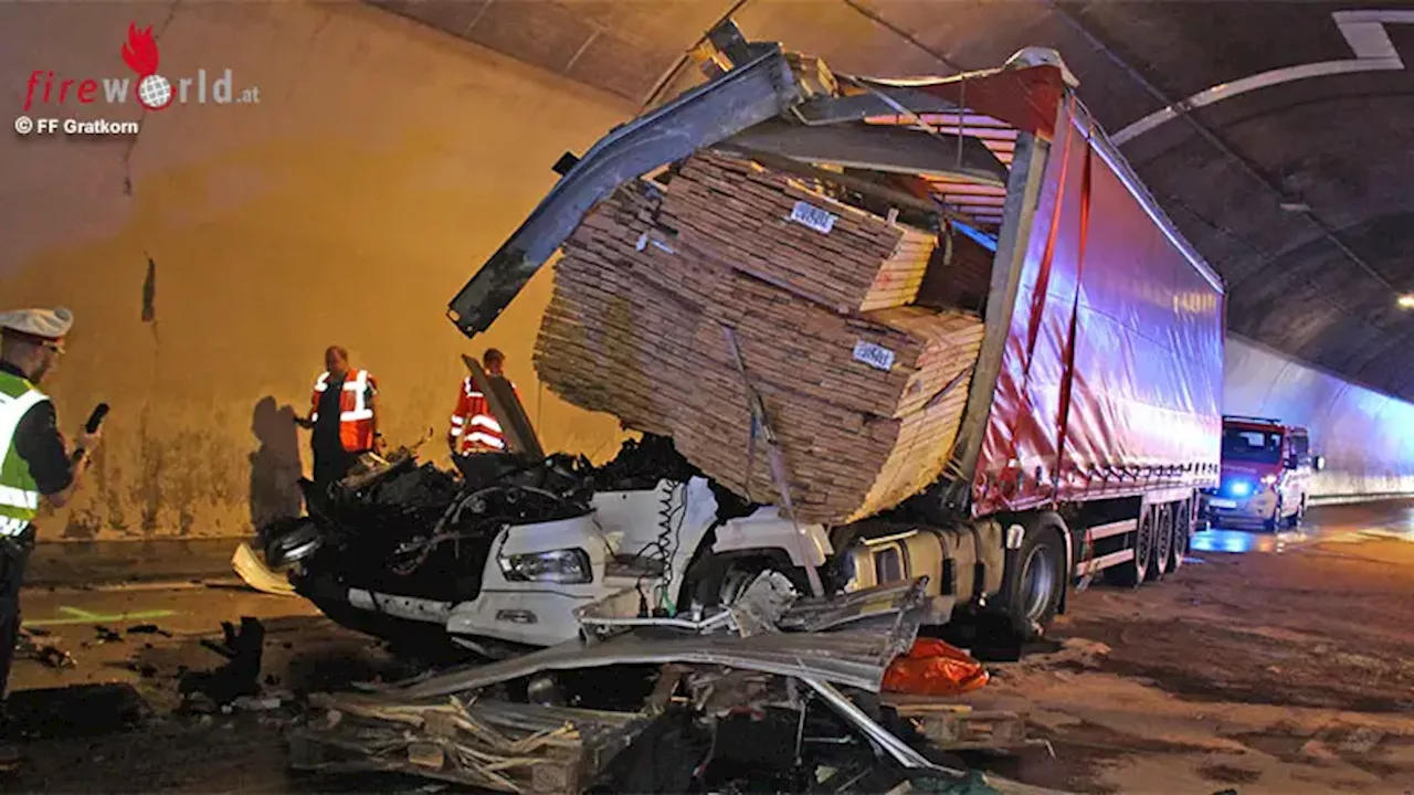 Stmk: Eingeschlossener Brummifahrer und massiver Treibstoffaustritt nach Auffahrunfall mit Pkw und zwei Lkw im Gratkorntunnel (A9)