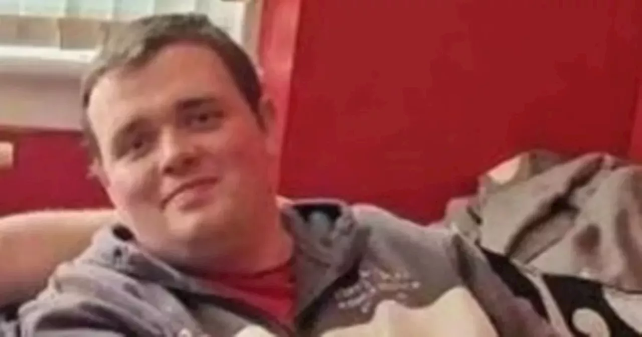 Glasgow man collapsed on scales at first weigh-in before losing 14 stone