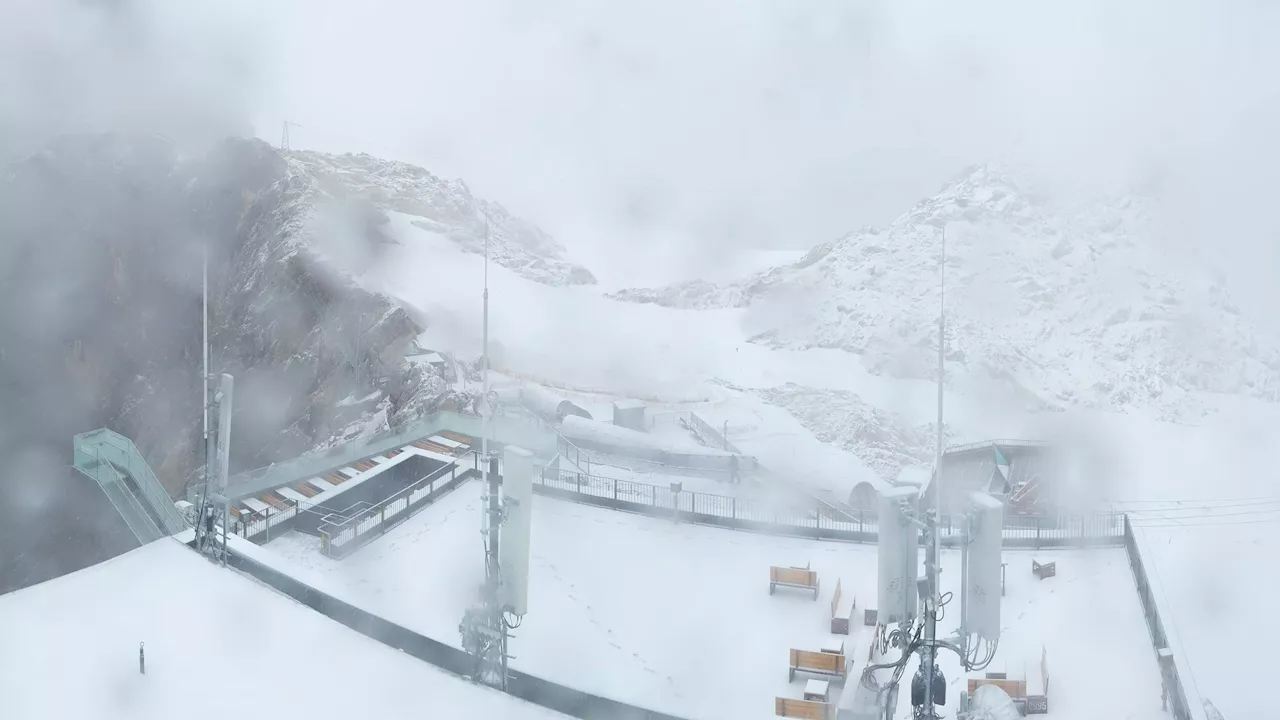 Foto zeigt Winter-Einbruch - 'Dicke Flocken' – nach 35 Grad fällt nun erster Schnee