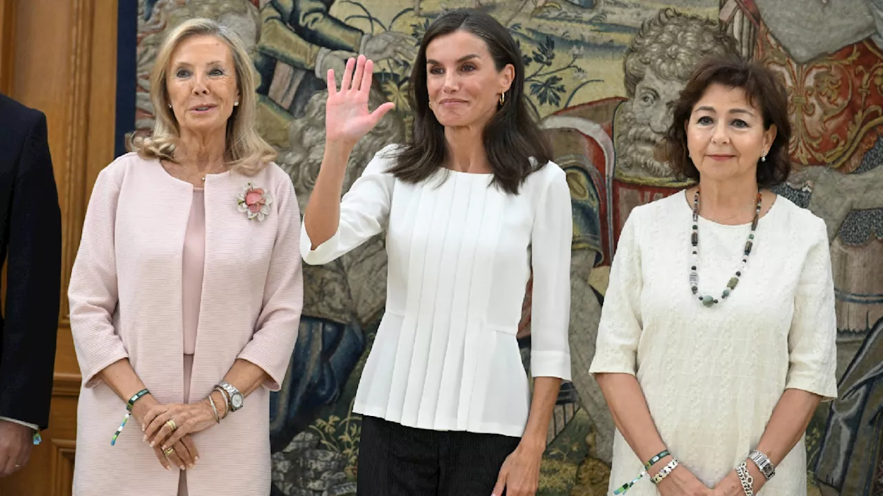 Eleganza senza sforzo: Letizia di Spagna stupisce con un look chic e pratico per il 'back to work'