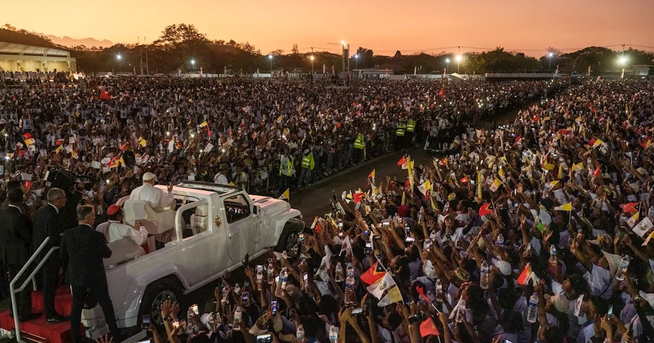 Estimated 600,000 people attend Mass with Pope Francis in East Timor