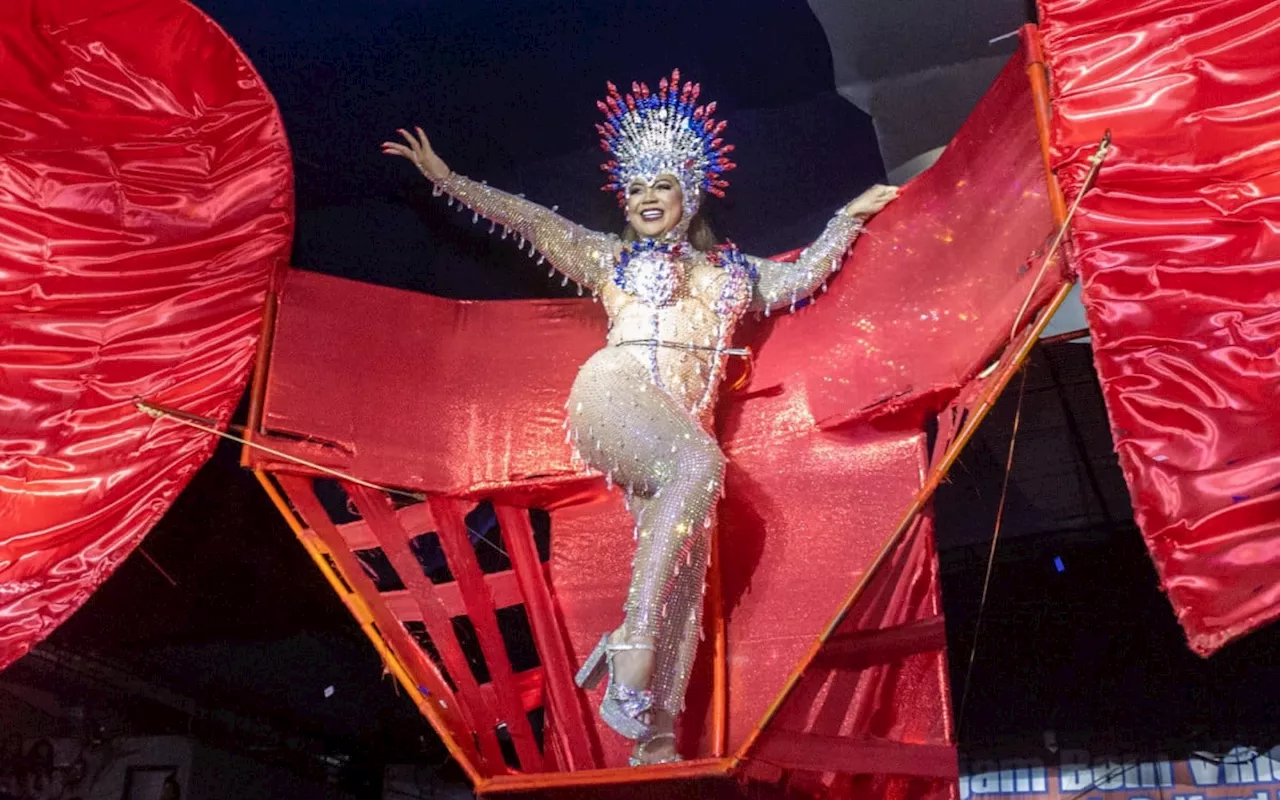 Com cristais boreais e chandon, Darlin Ferrattry é coroada por Lexa na Inocentes de Belford Roxo