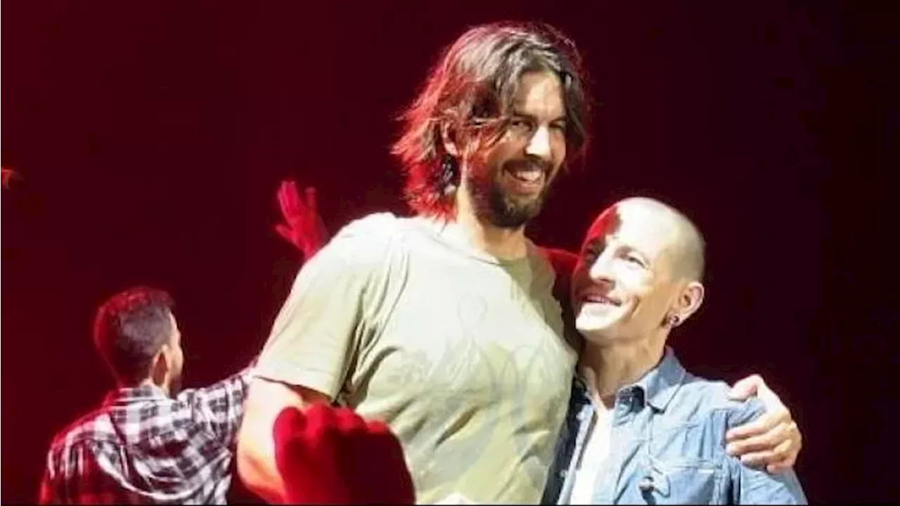 Rob Bourdon Keluar dari Linkin Park karena Tak Bisa Move On dari Chester Bennington