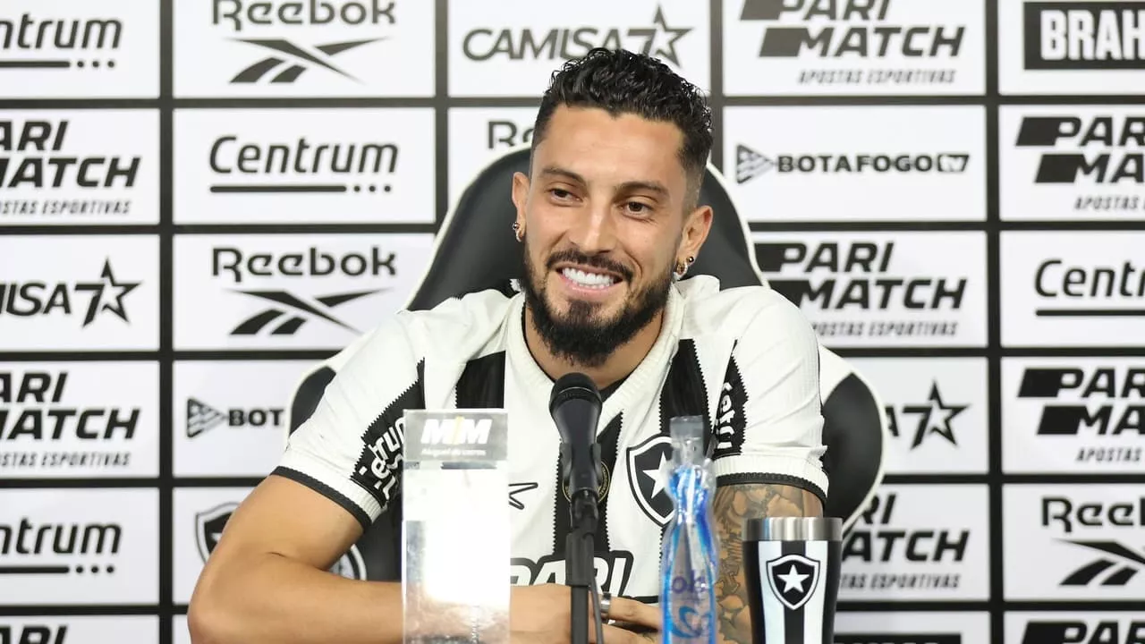 Alex Telles fala sobre conversa com Textor e sonha com Seleção Brasileira