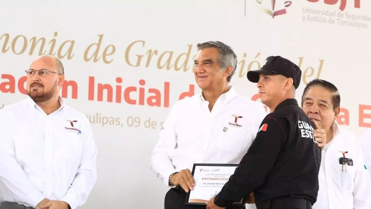 Preside gobernador ceremonia de graduación de cadetes que se incorporan a la Guardia Estatal