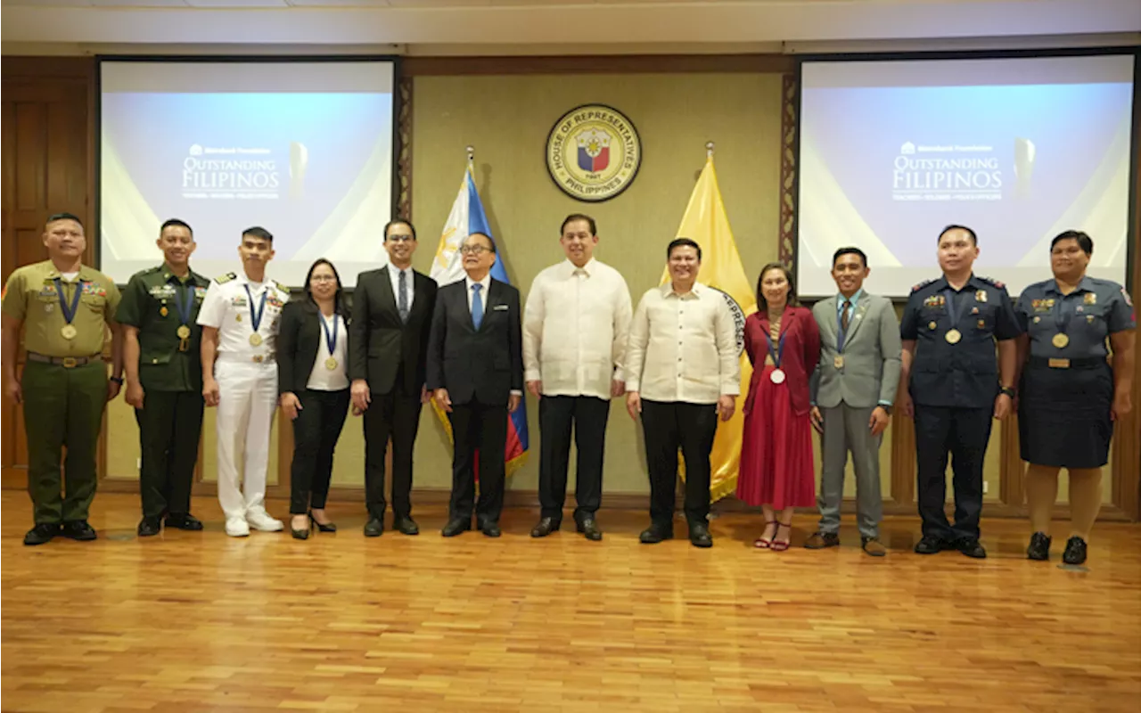 Speaker lauds 10 awardees in Metrobank service award