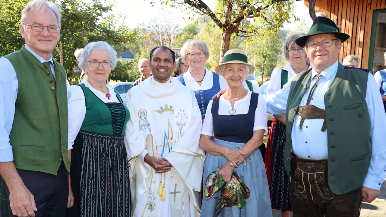 Göstling: In der Tracht zum 35. Pfarrfest