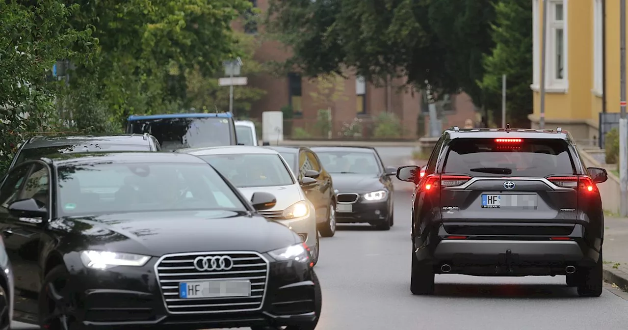 Straße vor Herforder Grundschule gesperrt: Eltern bringen Kinder trotzdem mit dem Auto