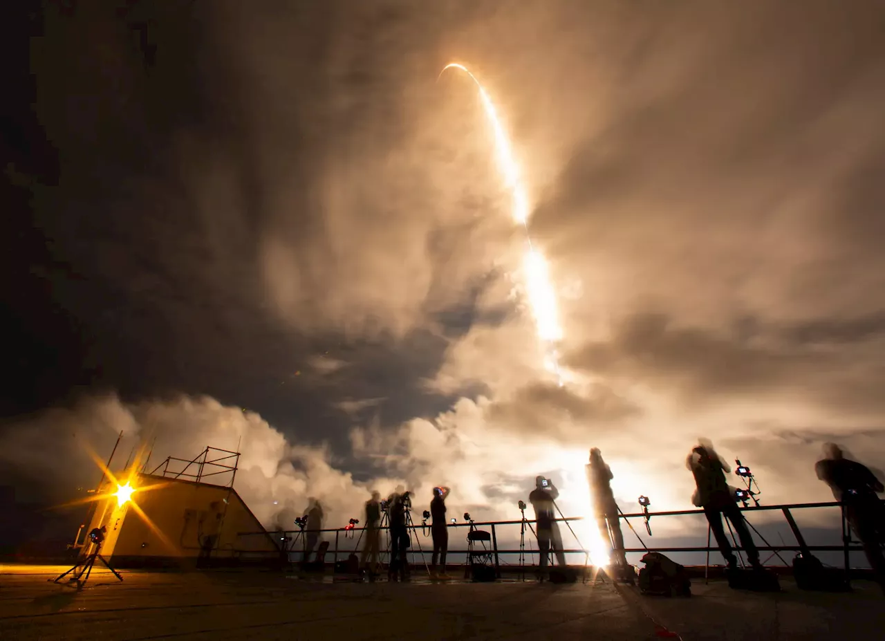 Lançada nave da SpaceX que vai tentar primeira caminhada espacial com civis