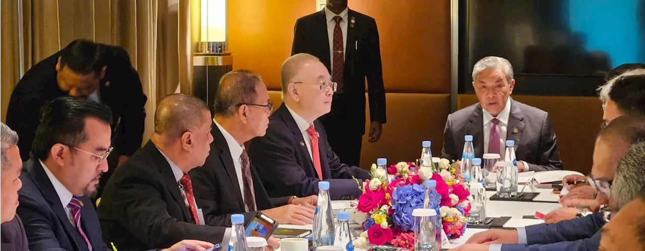 Dr Wee attends pre-council meeting in conjunction with Zahid's China visit