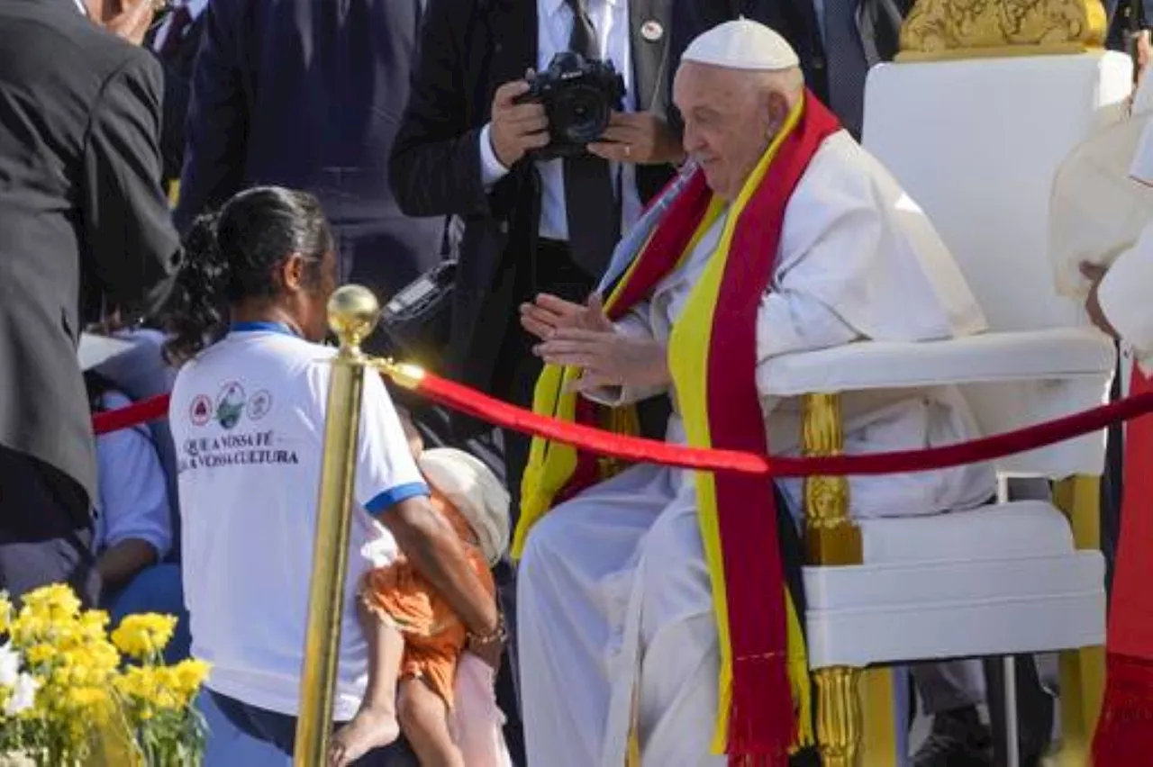 Pope's East Timor Mass draws 600,000 faithful