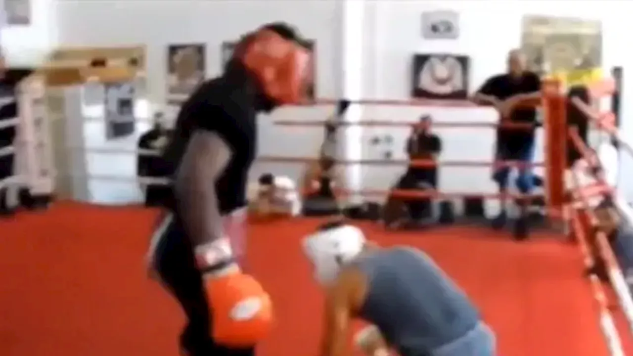 Las redes se burlan de Berlanga, rival de Canelo, por KO en sesión de sparring