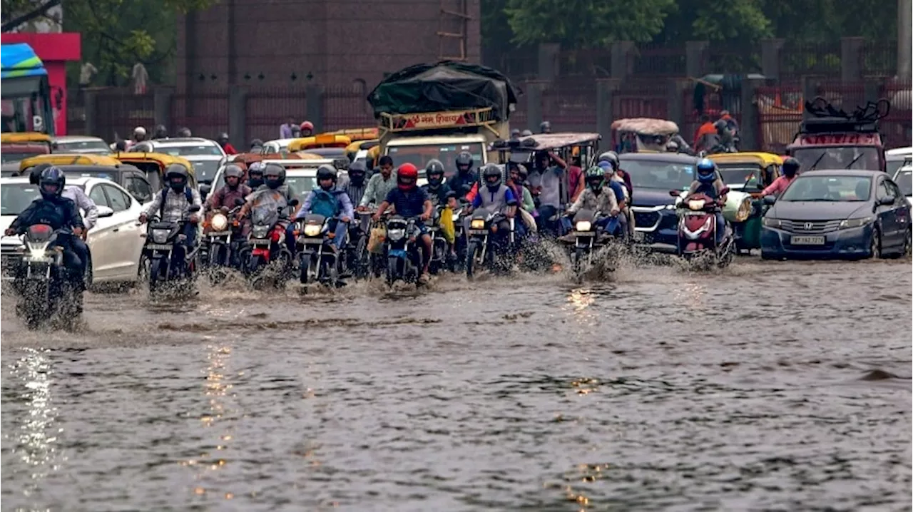 Delhi Weather: दिल्ली में सामान्य से ज्यादा बारिश, फिर पानी-पानी होगी राजधानी, 3 दिन का अलर्ट