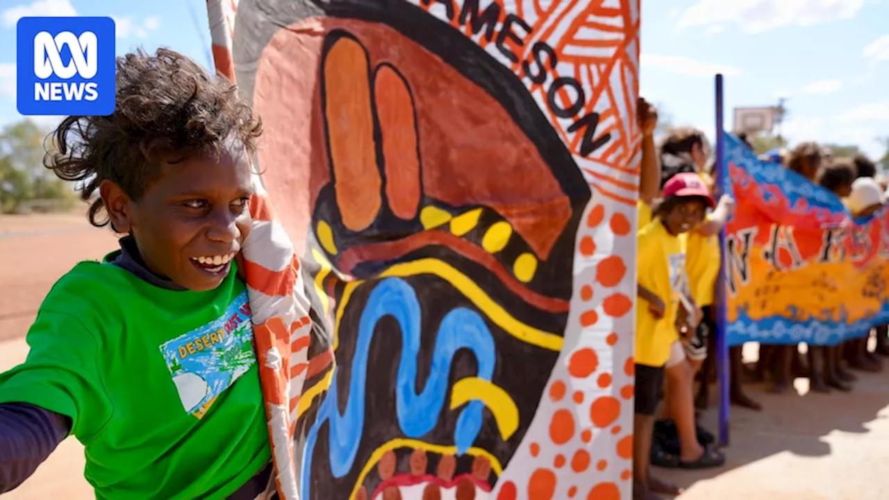 Dust Up festival connects Aboriginal children, culture and languages in WA