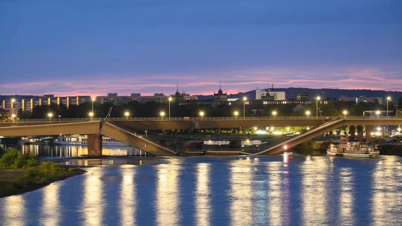 Dresden: Teile der Carolabrücke in Dresden stürzen in die Elbe