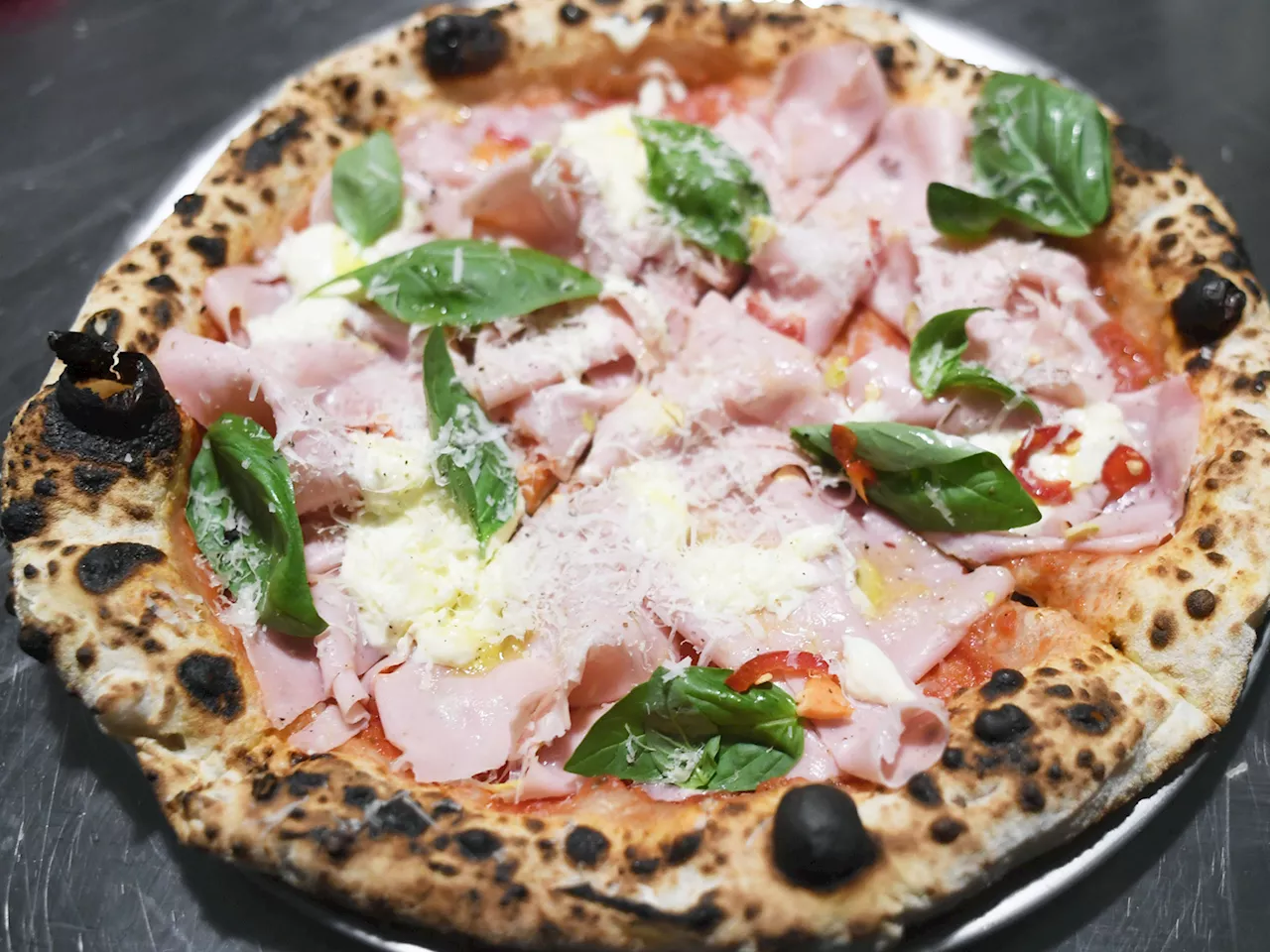Dos pizzerías argentinas, elegidas entre las mejores del mundo en un ranking italiano