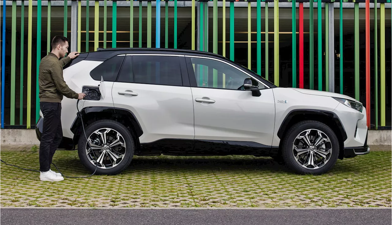 Toyota macht RAV4 Plug-in-Hybrid erschwinglicher, 5.000 Euro „Elektrobonus“