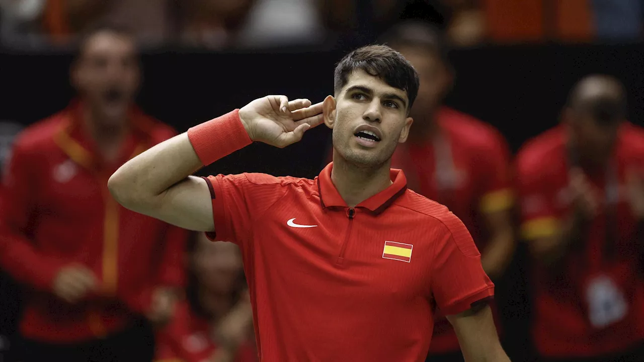 Coupe Davis : Carlos Alcaraz profite de l'abandon de Tomas Machac (6-7, 6-1, ab.), l'Espagne bat la République tchèque