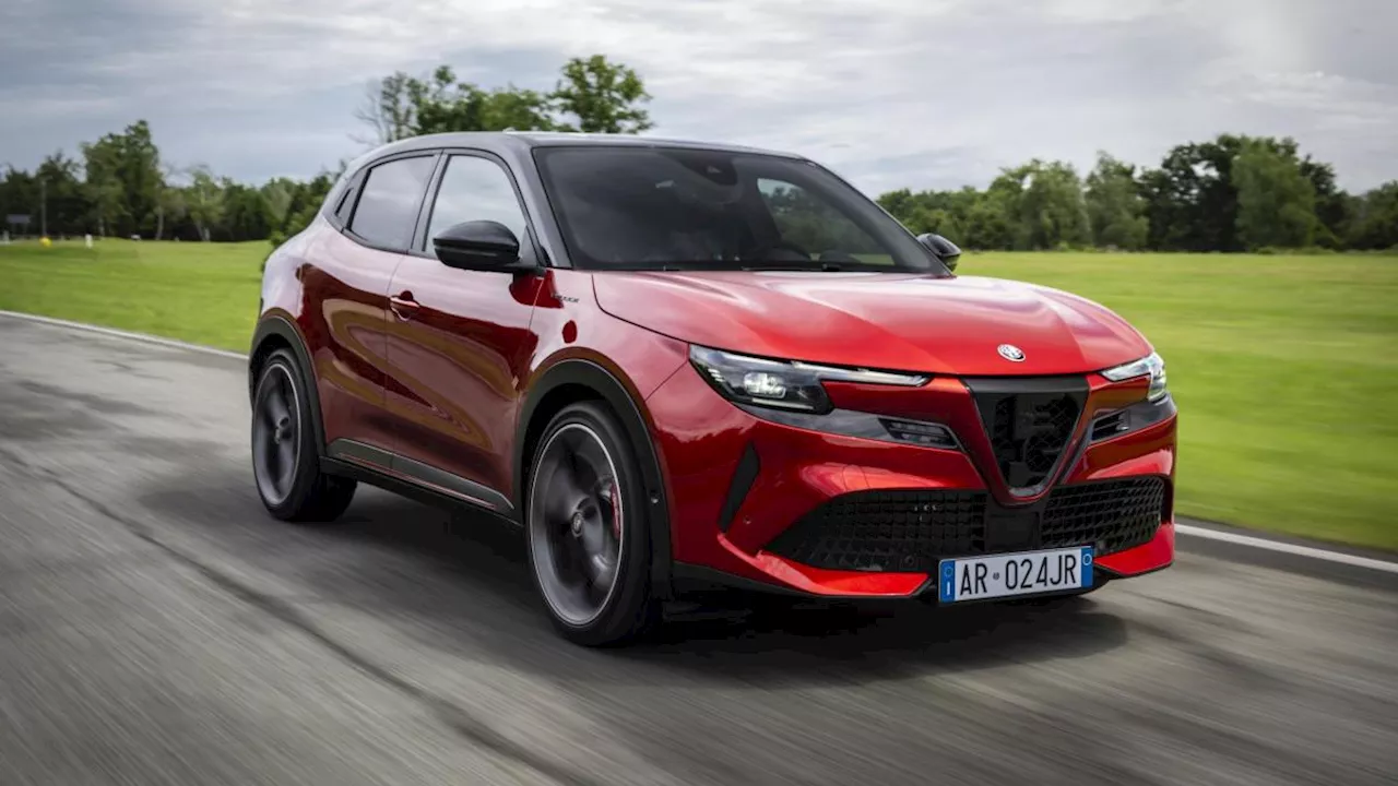 Alfa Romeo Junior ibrida: perché comprarla e perché no