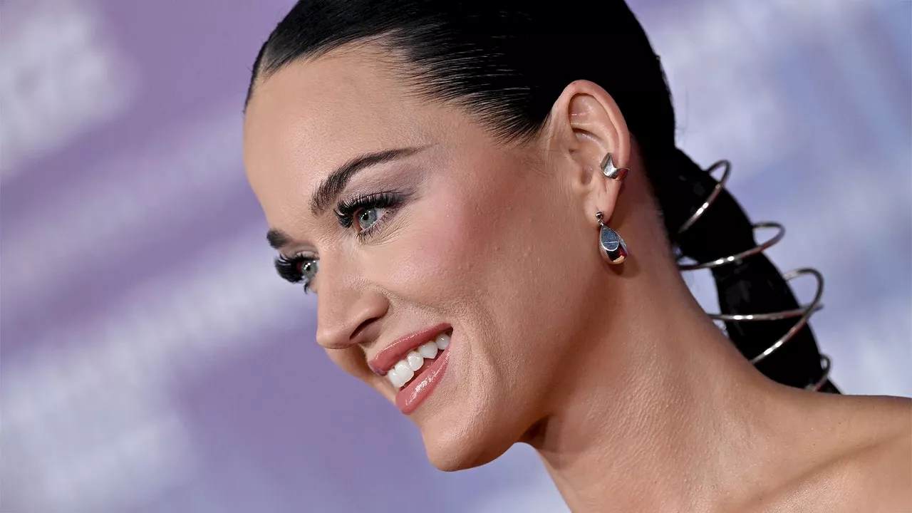 Katy Perry makes bum-grazing hair extensions look surprisingly effortless