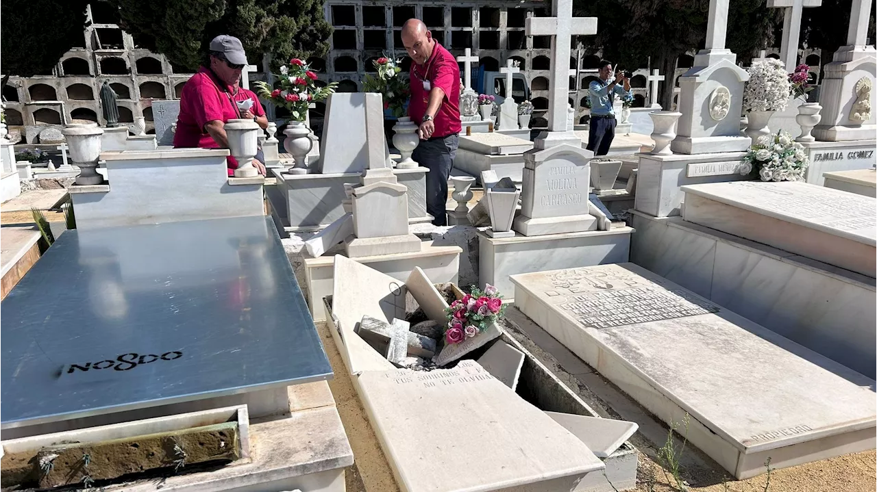 Destrozan varias tumbas del Cementerio de Sevilla