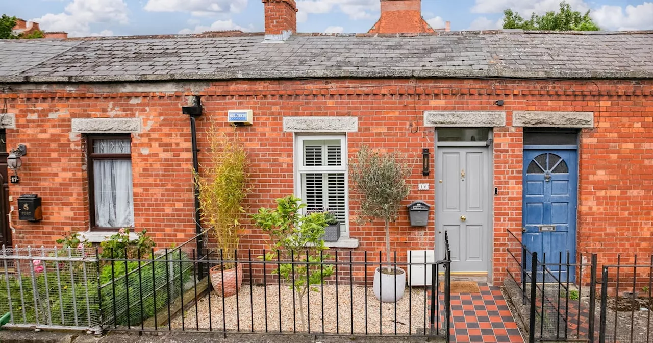 Stylish two-bed redbrick with relaxing garden in Portobello for €595,000