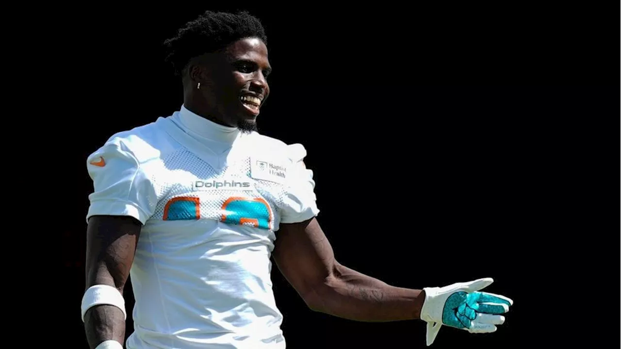 Tyreek Hill calls for firing of officer who detained him before Dolphins game