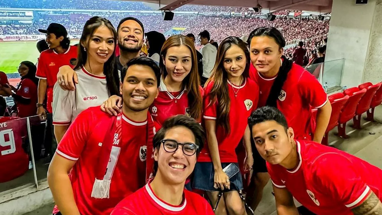 6 Potret Keseruan Artis Suarakan Dukungan untuk Timnas dalam Laga Indonesia vs Australia di GBK