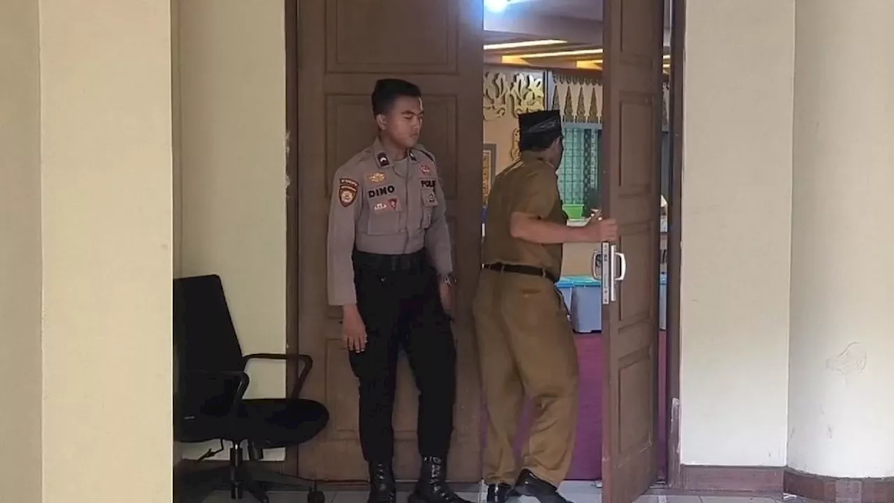 Polisi Geledah Sekretariat DPRD Riau, Sejumlah Dokumen SPPD Fiktif Disita