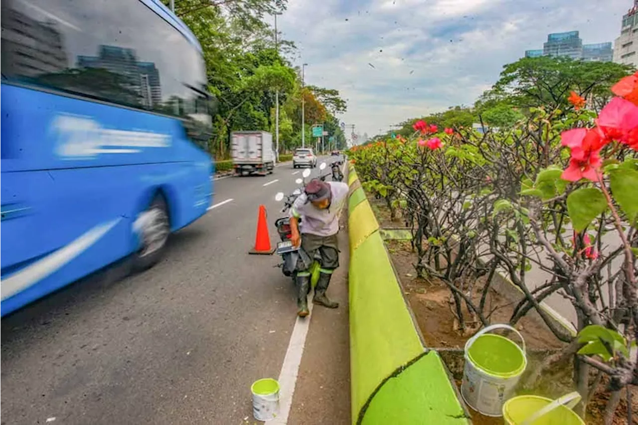 Pengecatan Pembatas Jalan di Kemayoran