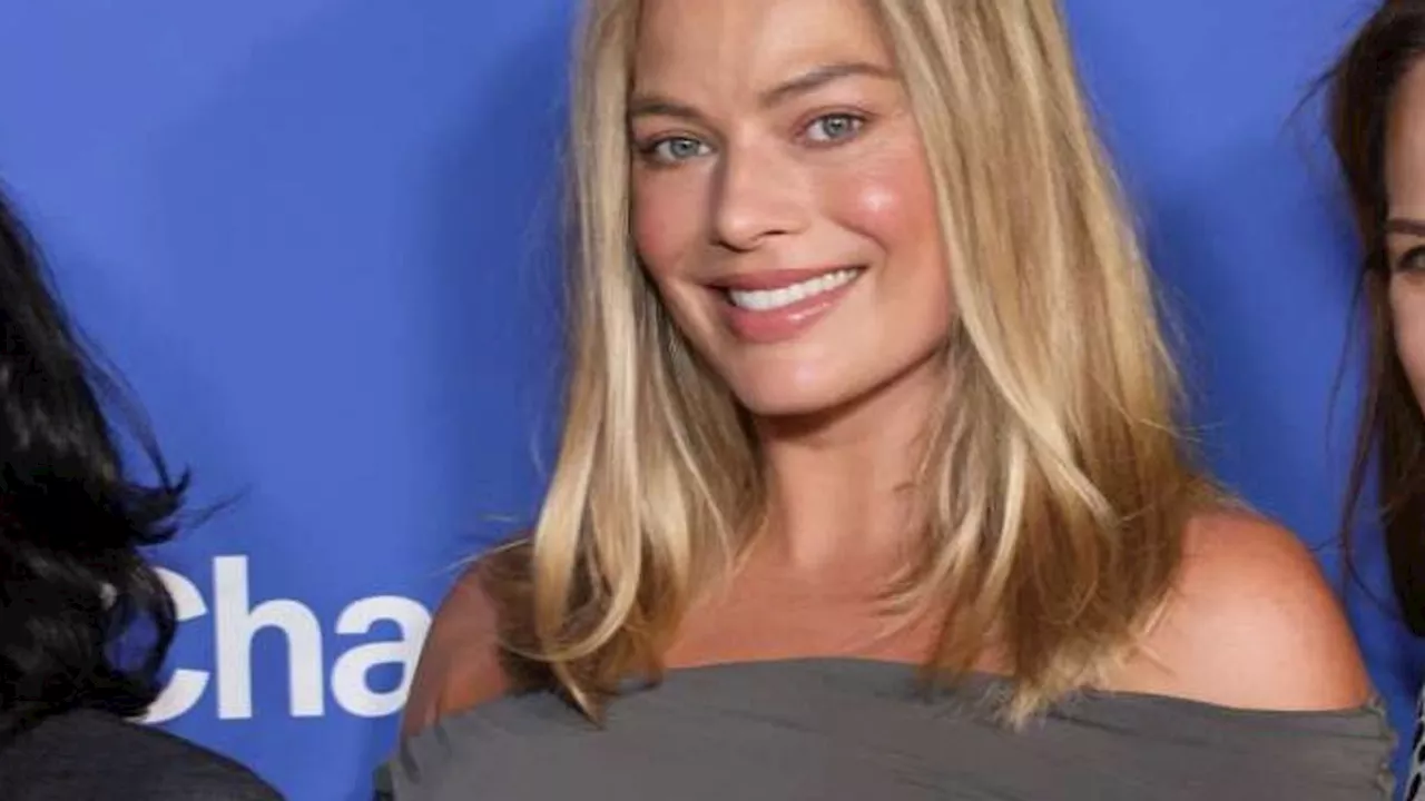 Margot Robbie è radiosa al suo primo red carpet col pancione