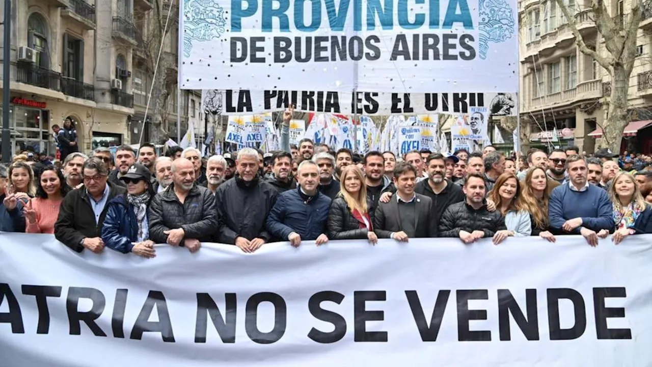 Axel Kicillof encabezó la protesta contra el veto de Javier Milei en el Congreso