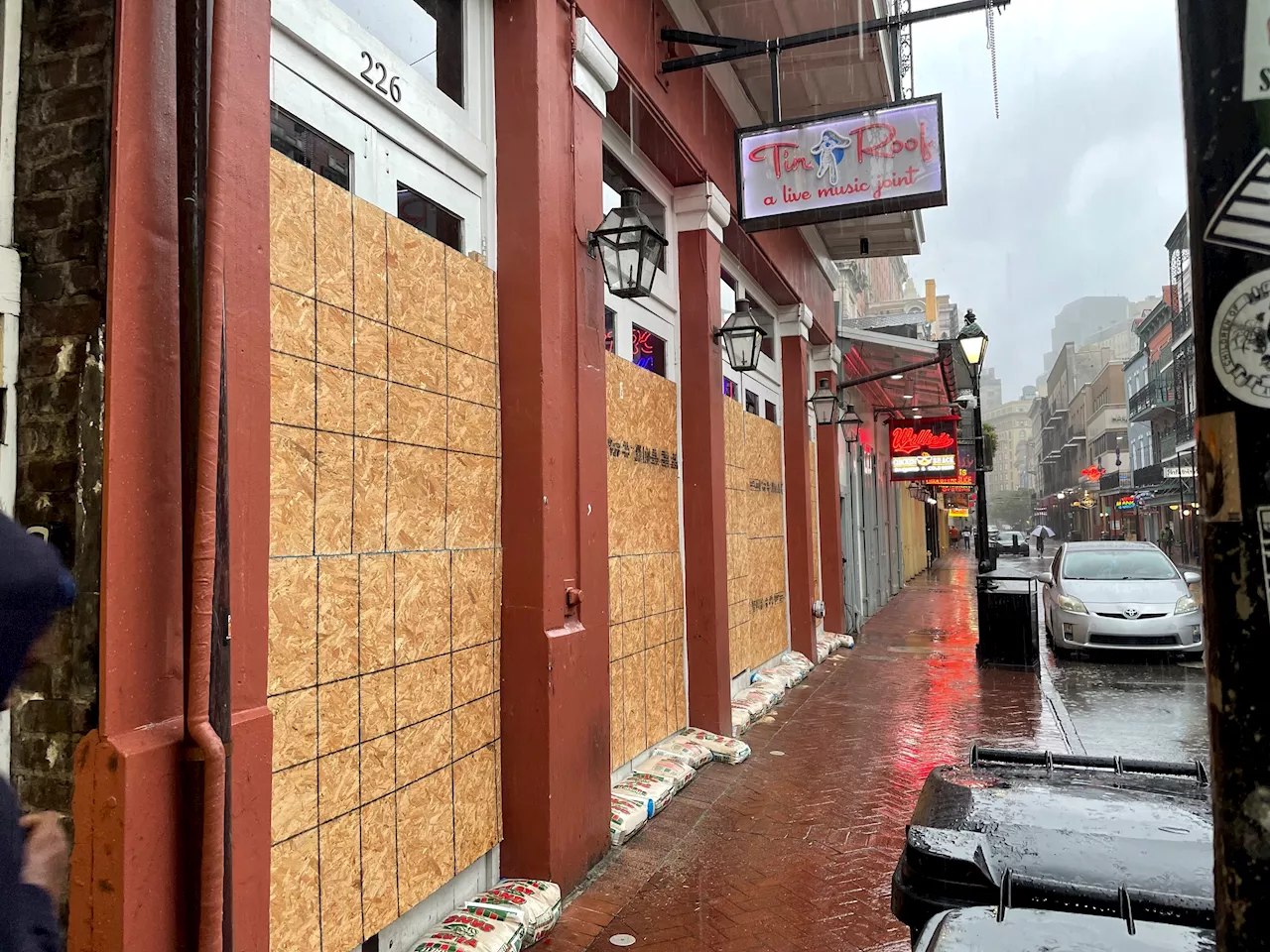 Hurricane Francine takes aim at Louisiana coast as millions brace for life-threatening storm surge, flooding