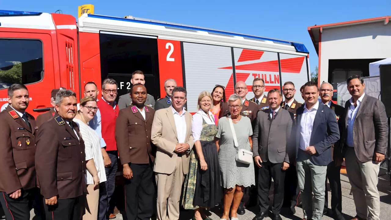 Neues Fahrzeug bei Oktoberfest der Tullner Freiwilligen Feuerwehr