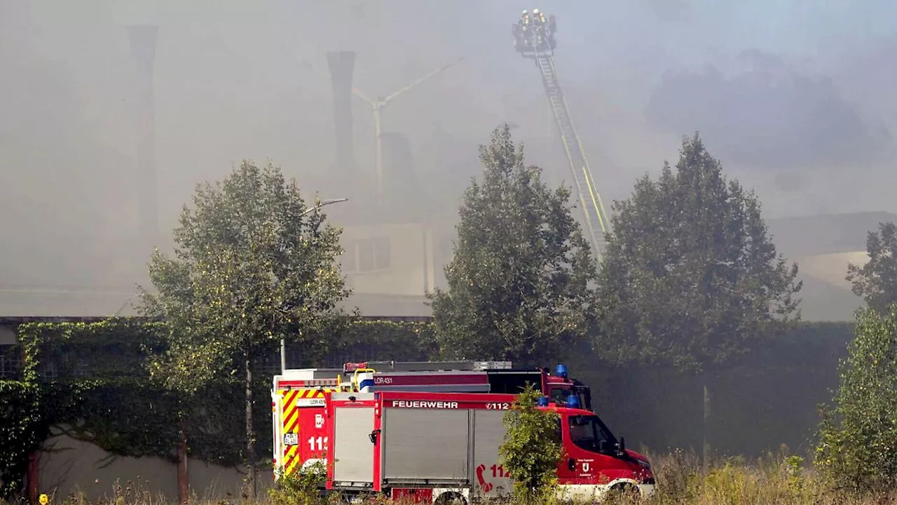 Bayern: Großbrand in Wunsiedel weitgehend gelöscht