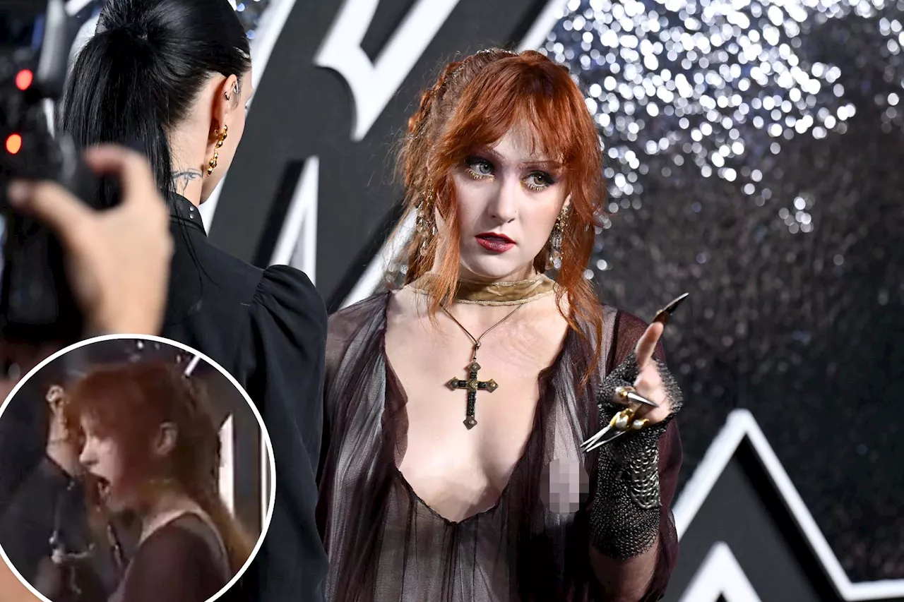 Chappell Roan tells photographer to 'shut the f--k up' on the VMAs 2024 red carpet