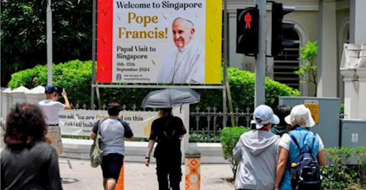 Pope Francis heads to Singapore on final stop of Asia tour