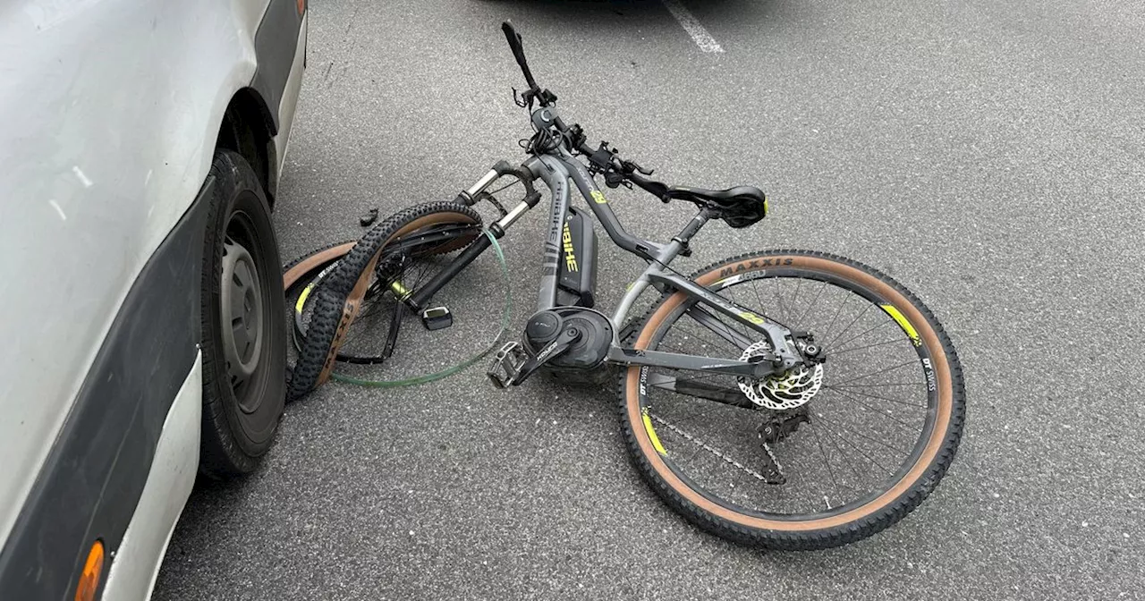 E-Bike-Lenker (18) in Bruck am Ziller von Paketdienstwagen erfasst und verletzt