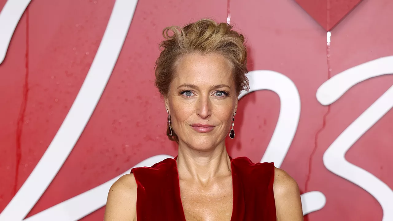 Gillian Anderson, Curator of Women’s Desire, Is Ready to Talk About Sex