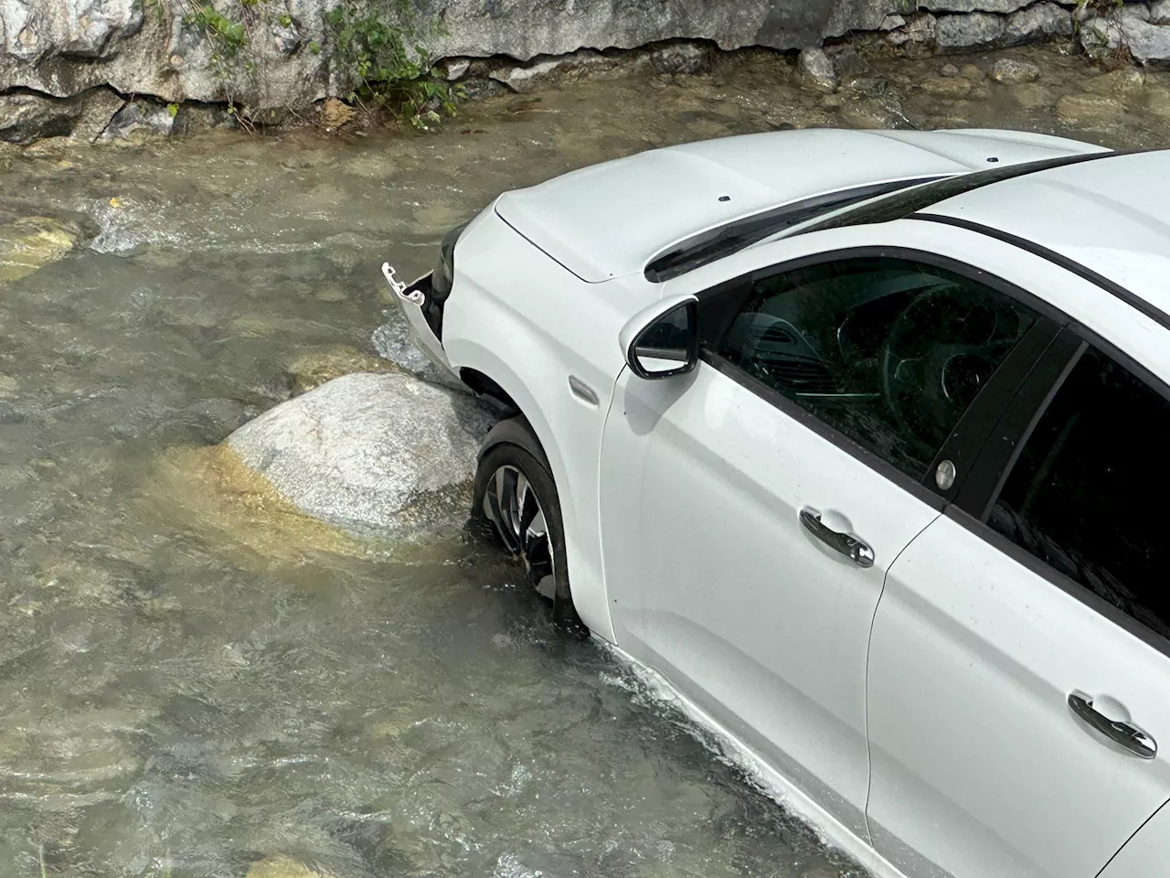 Unfall in Nenzing: Pkw stürzte in die Meng