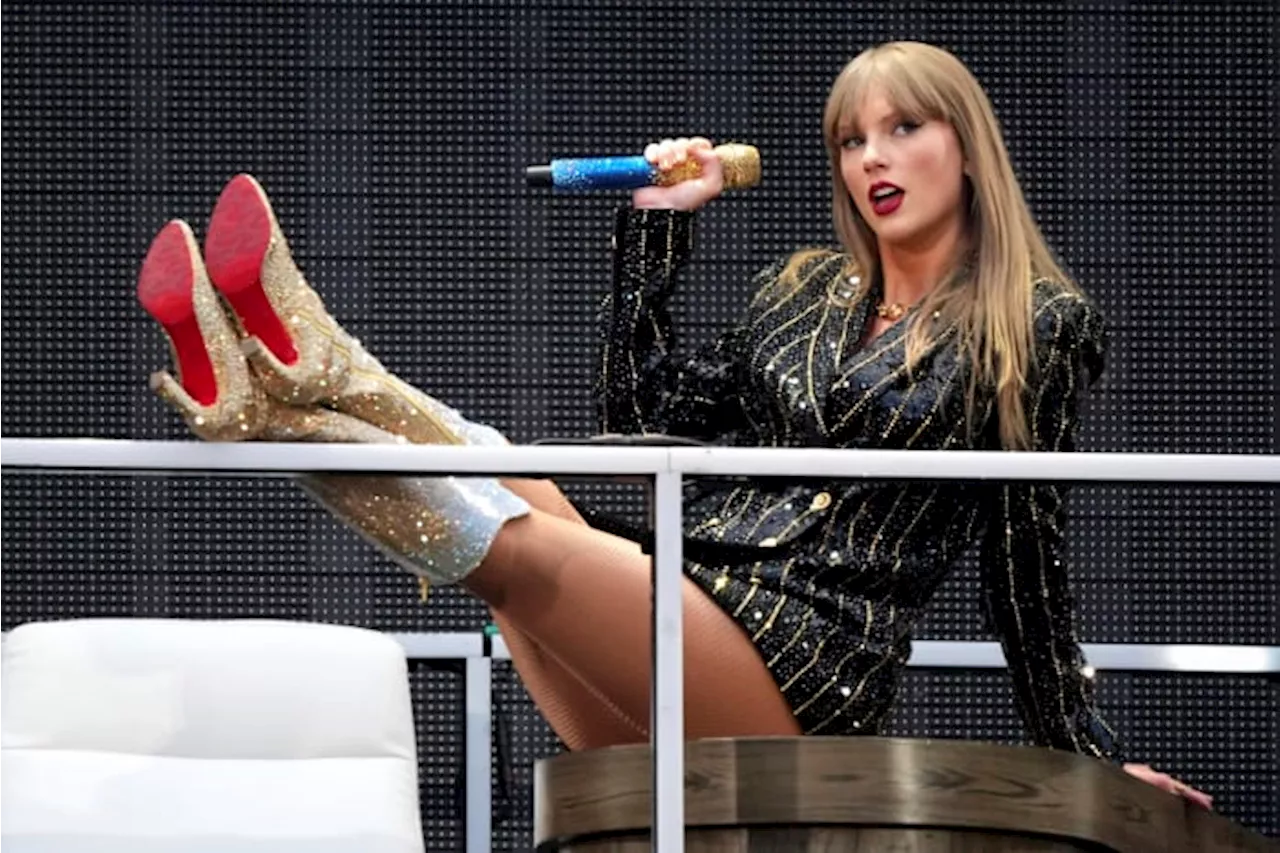 The MTV Video Music Awards are back. Will Taylor Swift make history?