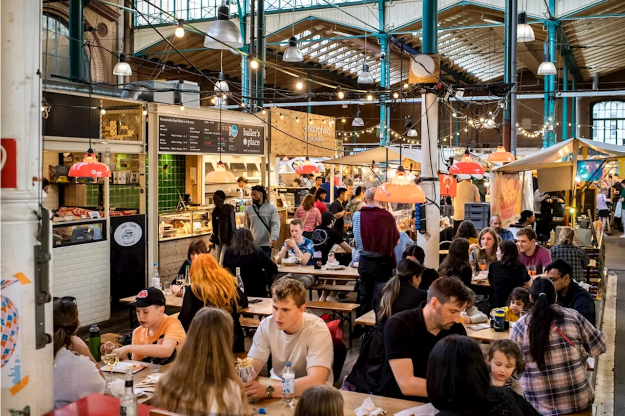 Markthalle Neun in Kreuzberg feiert Berliner Getränkefest mit lokalen Spezialitäten