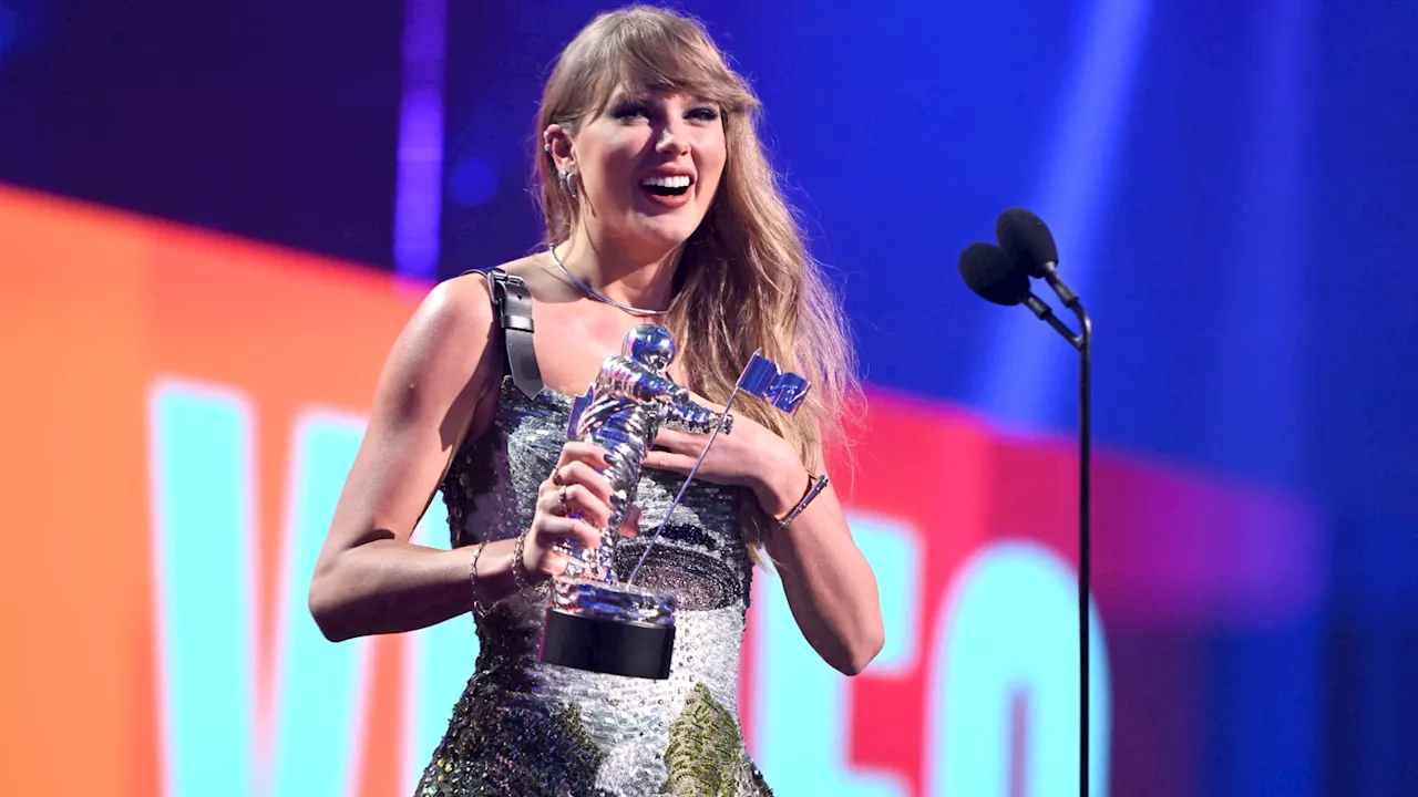 Taylor Swift devient la chanteuse la plus récompensée aux MTV Video Music Awards, devant Beyoncé